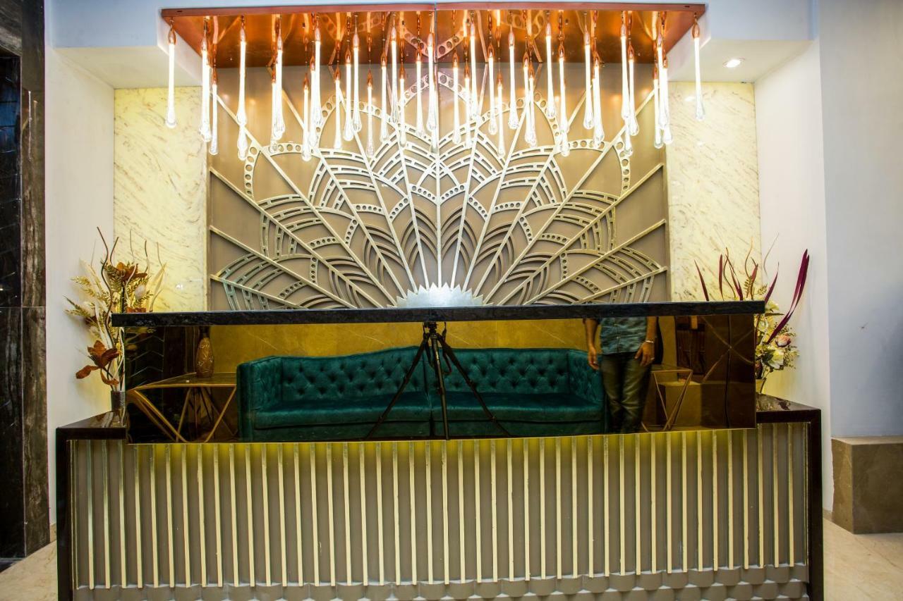 Oyo 37559 Hotel Al Haram Mumbai Eksteriør bilde
