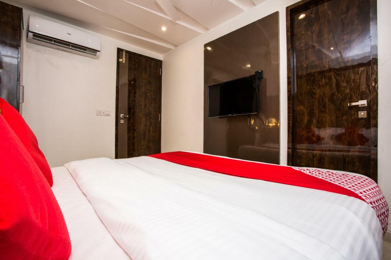 Oyo 37559 Hotel Al Haram Mumbai Eksteriør bilde